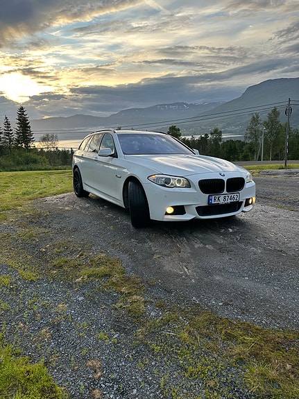 BMW 530d 2 of 5