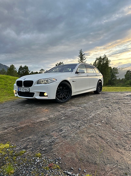 BMW 530d 4 of 5
