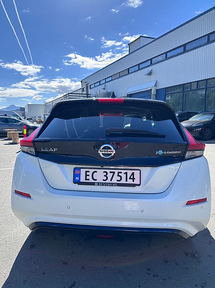 Nissan Leaf 4 of 5