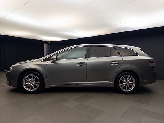 Toyota Avensis 5 of 5