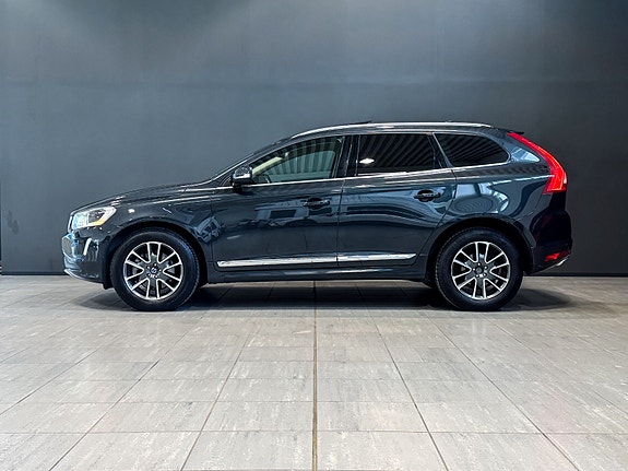 Volvo XC60 2 of 5
