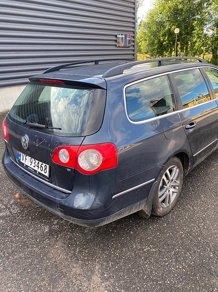 Volkswagen Passat 3 of 5