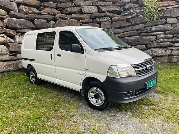 Toyota HiAce 5 of 5