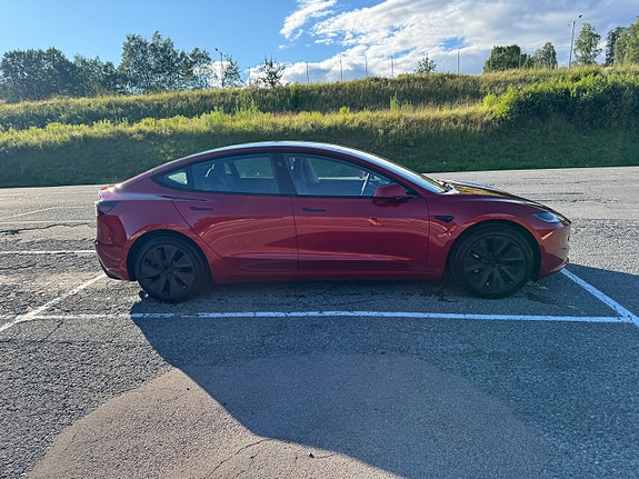 Tesla Model 3 3 of 5