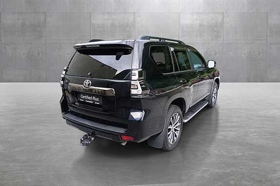 Toyota Land Cruiser 5 of 5