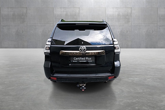 Toyota Land Cruiser 4 of 5