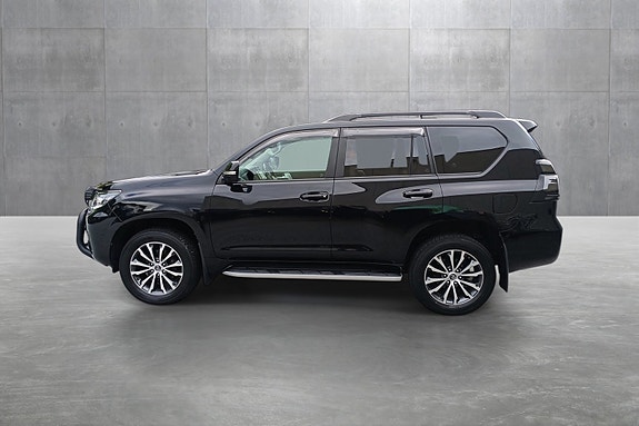 Toyota Land Cruiser 2 of 5