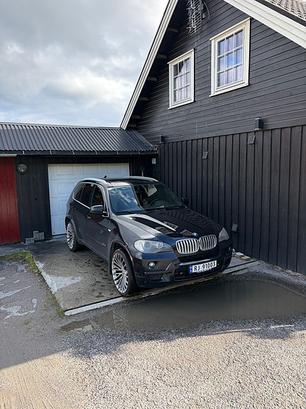 BMW X5 4 of 5
