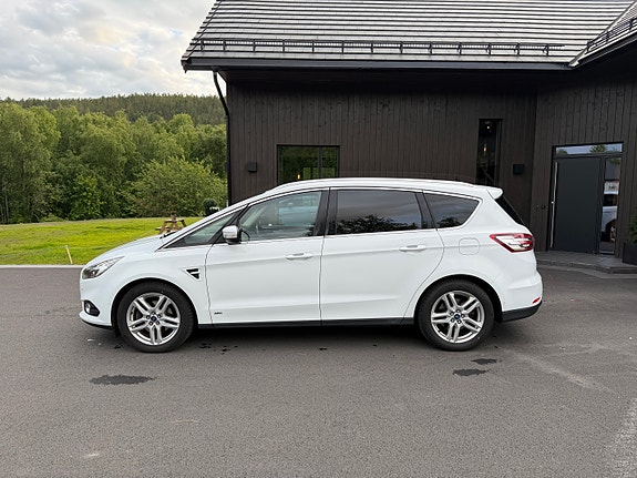 Ford S-MAX 2 of 20
