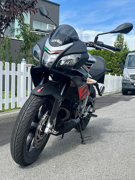Aprilia Tuono 125 3 of 5