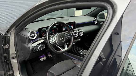 Mercedes-Benz A200 23 of 30
