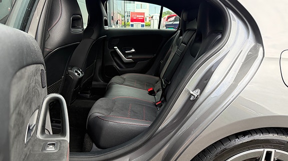 Mercedes-Benz A200 13 of 30