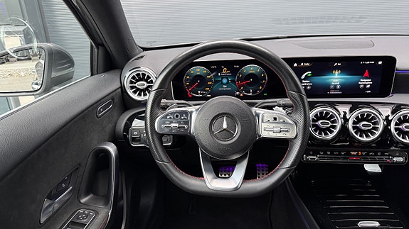 Mercedes-Benz A200 17 of 30