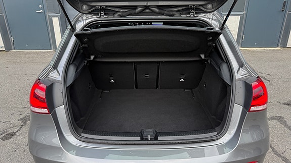 Mercedes-Benz A200 12 of 30