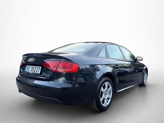 Audi A4 5 of 26