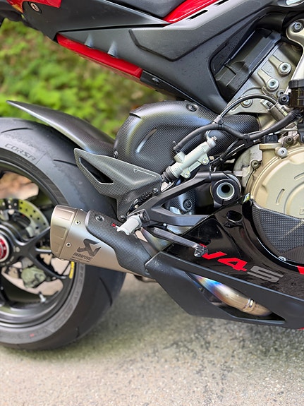 Ducati Panigale V4S 3 of 5