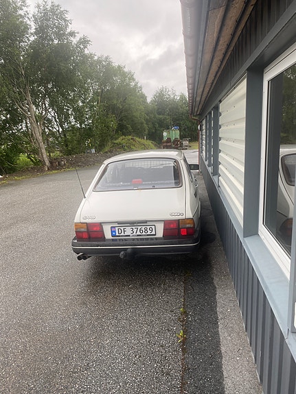 Saab 900 3 of 5