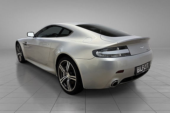 Aston Martin V8 Vantage 2008 photo 2