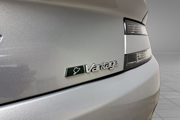 Aston Martin V8 Vantage 2008 photo 4