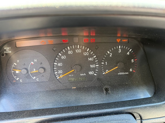 Toyota HiAce 18 of 20