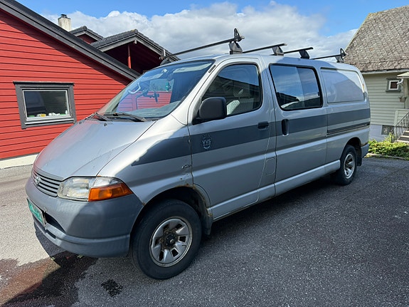 Toyota HiAce 14 of 20