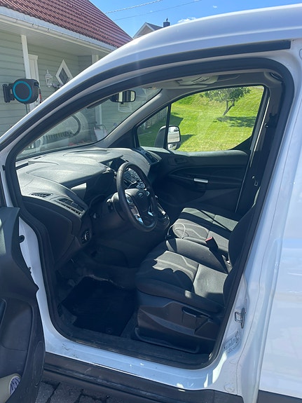 Ford Transit Connect 8 of 9