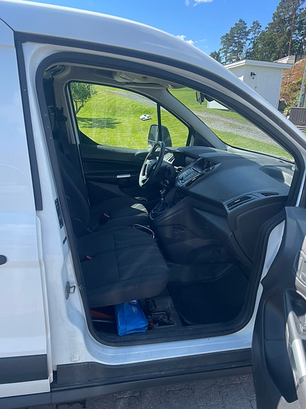 Ford Transit Connect 6 of 9