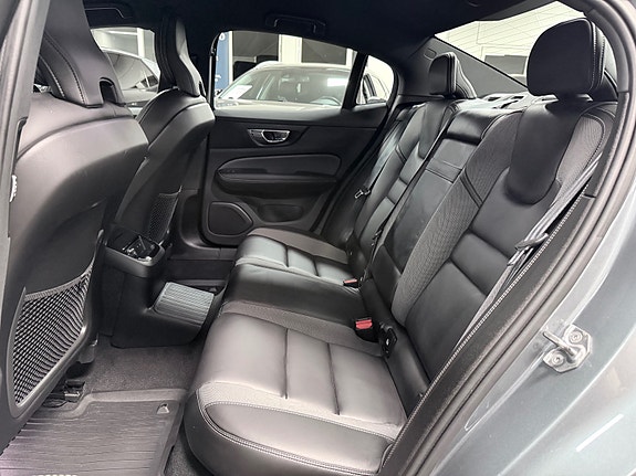 Volvo S60 12 of 29