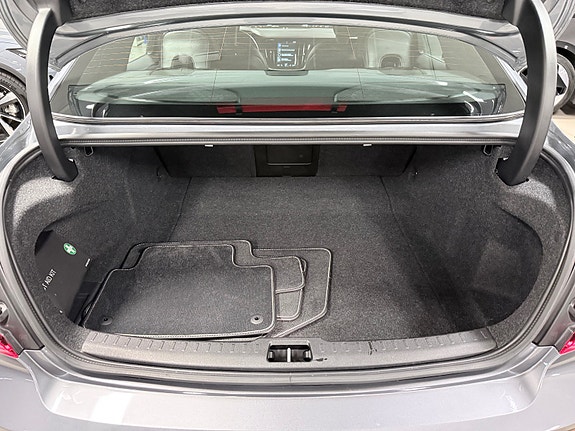 Volvo S60 13 of 29