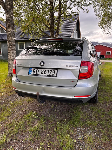 Skoda Superb 4 of 5