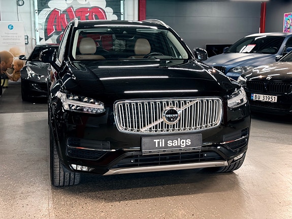 Volvo XC90 3 of 5