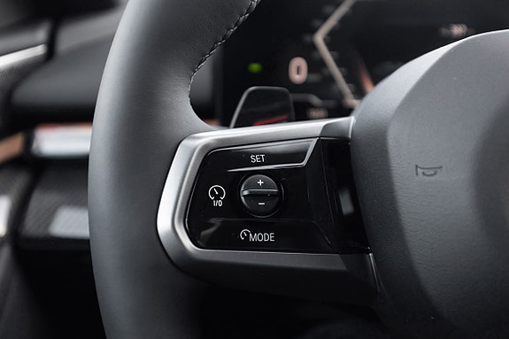 BMW i5 24 of 30