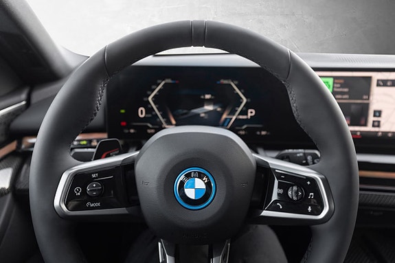 BMW i5 22 of 30