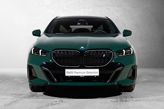 BMW i5 3 of 5