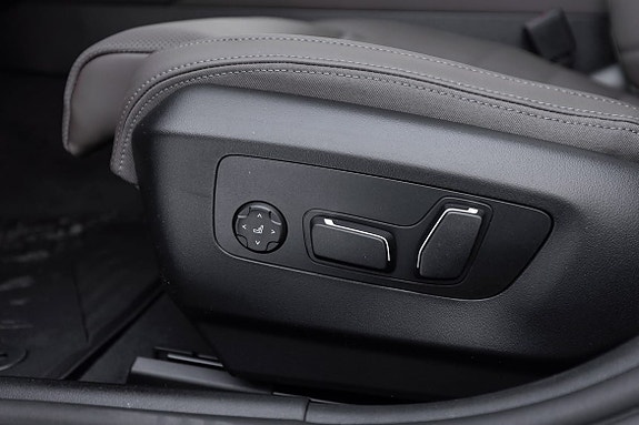 BMW i5 18 of 30