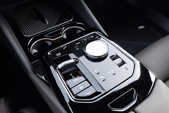 BMW i5 25 of 30