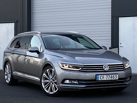 Volkswagen Passat 2 of 21