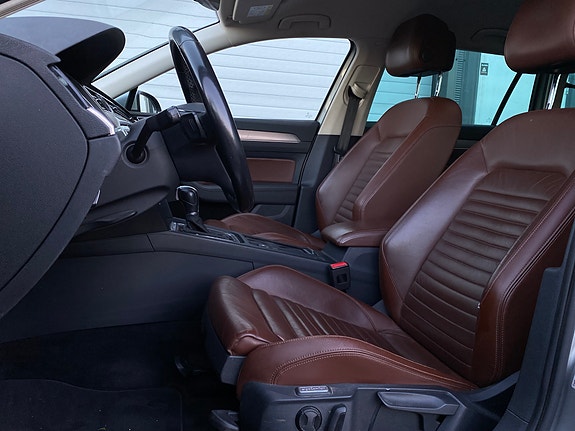 Volkswagen Passat 14 of 21