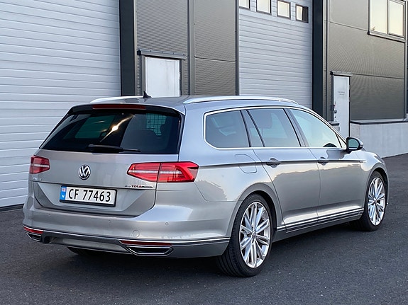 Volkswagen Passat 10 of 21