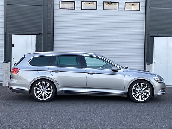 Volkswagen Passat 7 of 21