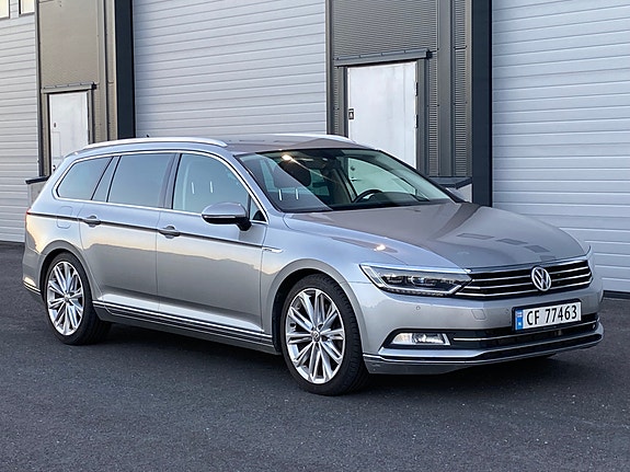 Volkswagen Passat 4 of 21