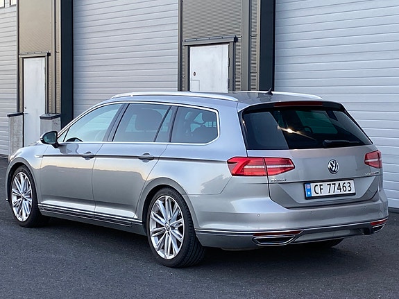 Volkswagen Passat 11 of 21