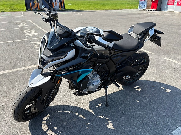 CFMOTO 675 NK 3 of 5