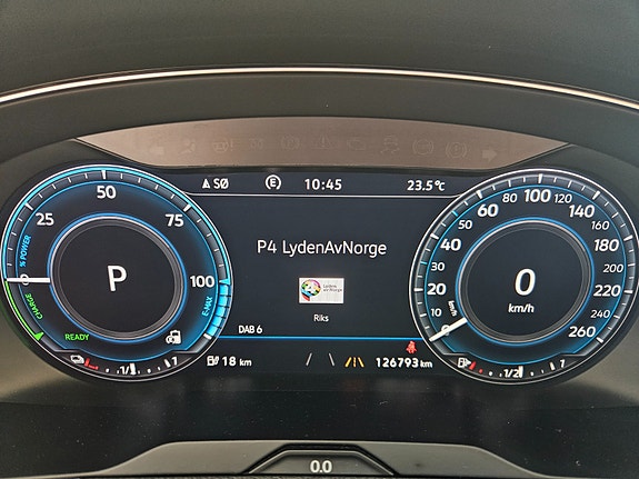 Volkswagen Passat 6 of 15
