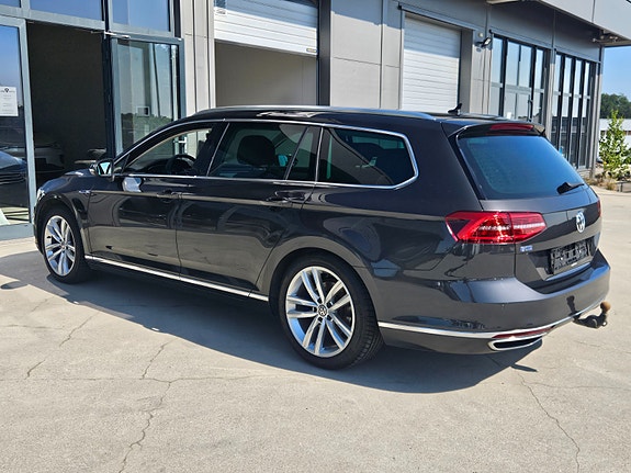 Volkswagen Passat 3 of 15