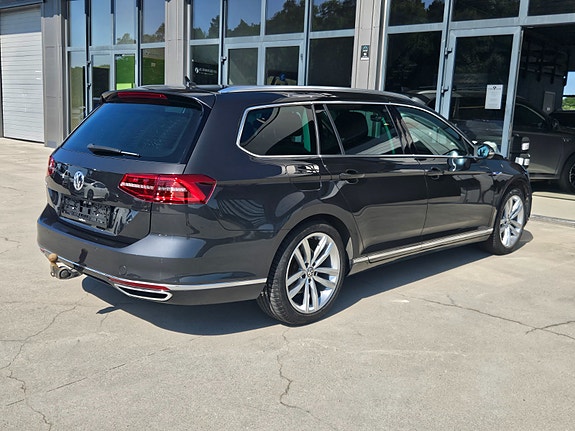 Volkswagen Passat 4 of 15