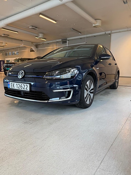 Volkswagen Golf 4 of 5
