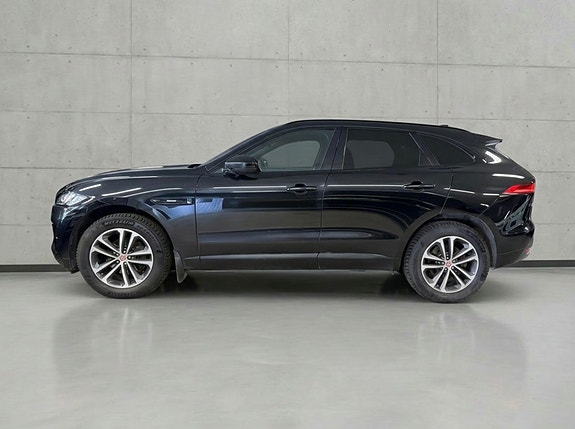 Jaguar F-PACE 3 of 5