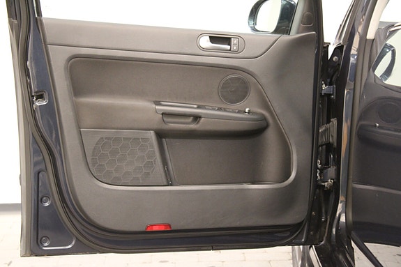 Volkswagen Golf Plus 21 of 30
