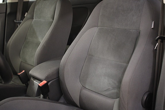 Volkswagen Golf Plus 27 of 30